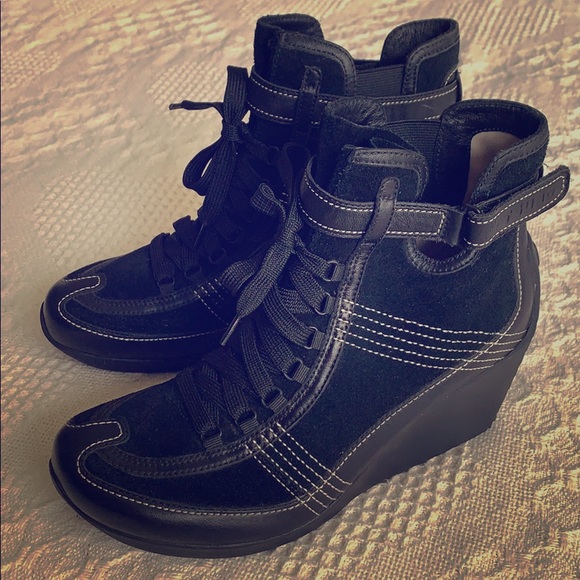Tsubo Shoes - Tsubo Black Leather & Suede Chic Wedge Sneakers